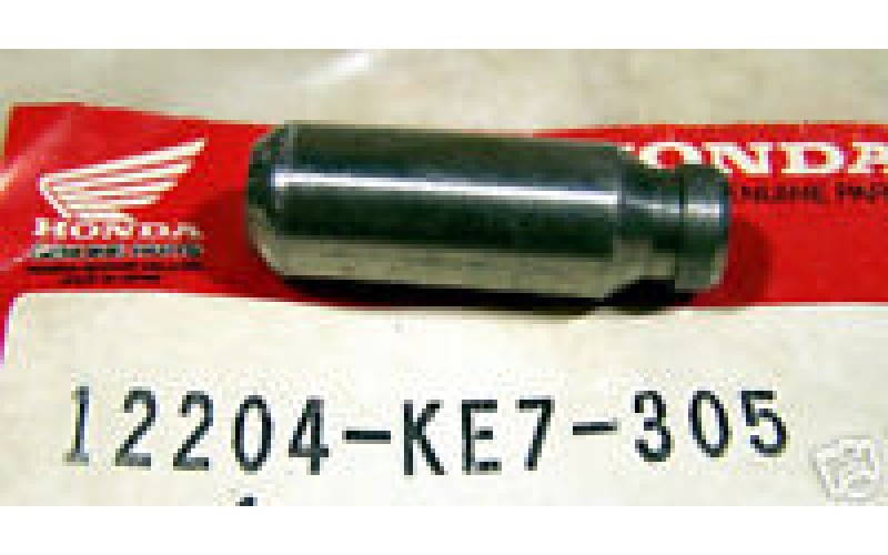 Направляющая клапана оригинал Honda SH 125, 150, GUIDE VALVE 12204-KE7-305 (12204-KE8-305)